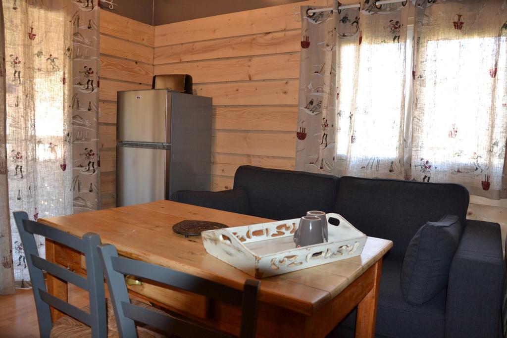 Camping La Mare Aux Fees Hotel Roquefeuil Exterior foto