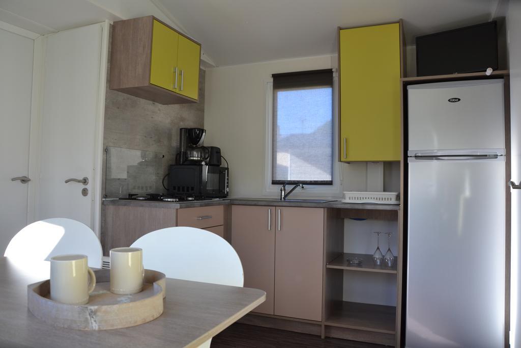 Camping La Mare Aux Fees Hotel Roquefeuil Exterior foto