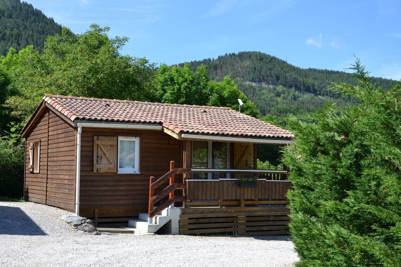 Camping La Mare Aux Fees Hotel Roquefeuil Exterior foto