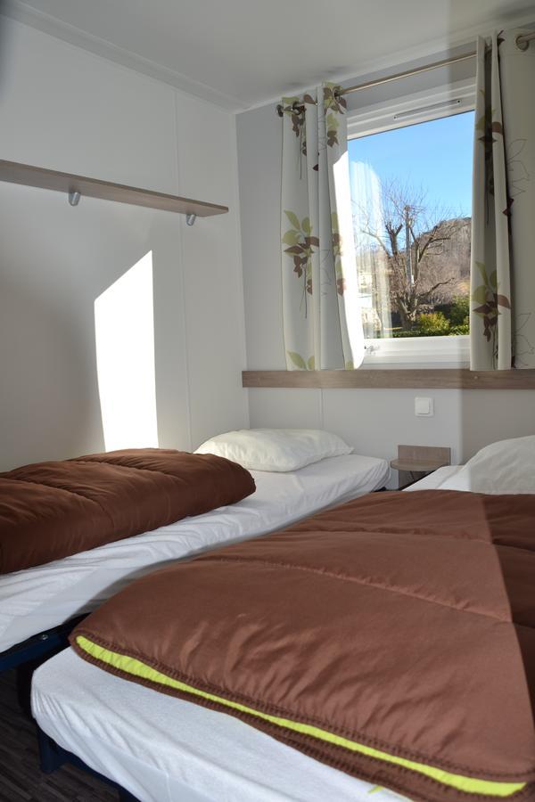 Camping La Mare Aux Fees Hotel Roquefeuil Exterior foto
