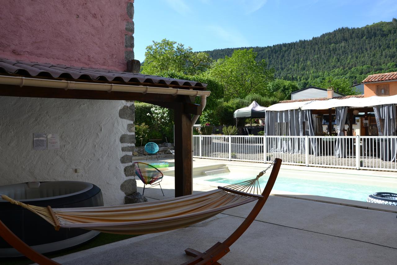 Camping La Mare Aux Fees Hotel Roquefeuil Exterior foto
