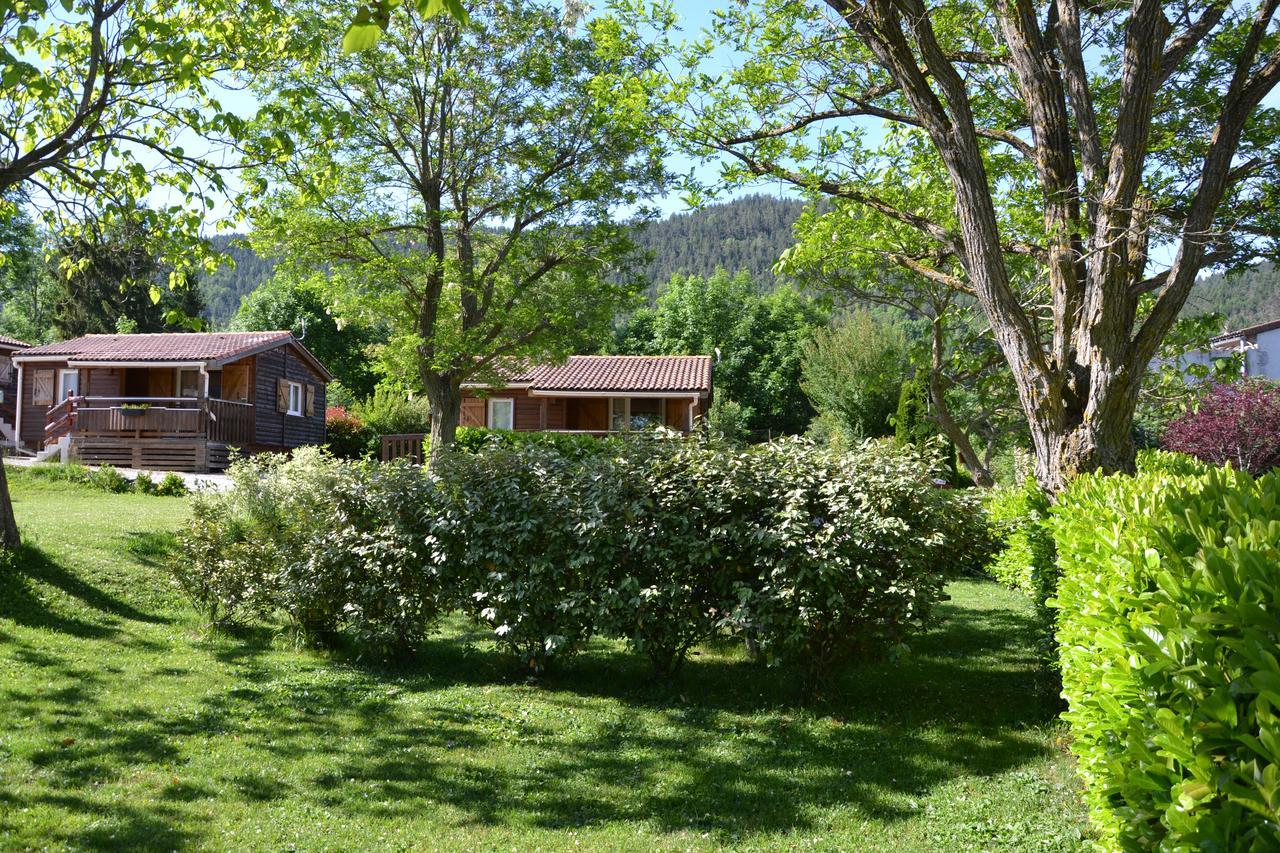 Camping La Mare Aux Fees Hotel Roquefeuil Exterior foto