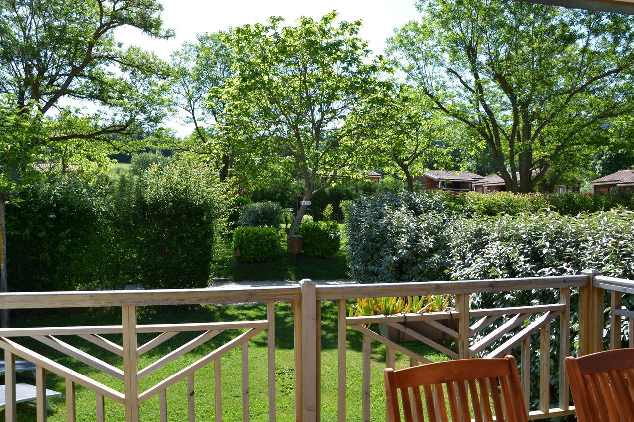 Camping La Mare Aux Fees Hotel Roquefeuil Exterior foto