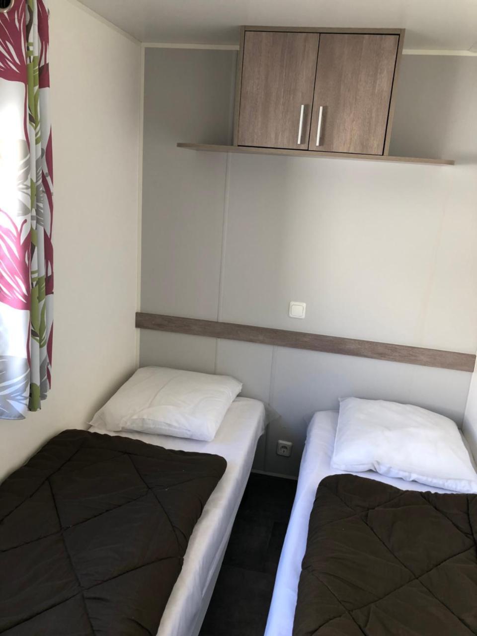 Camping La Mare Aux Fees Hotel Roquefeuil Exterior foto